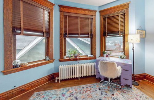 O'Hara Township House | 5-bedroom Home Sleeps 10 Close to Oakmont, Downtown, Oakland