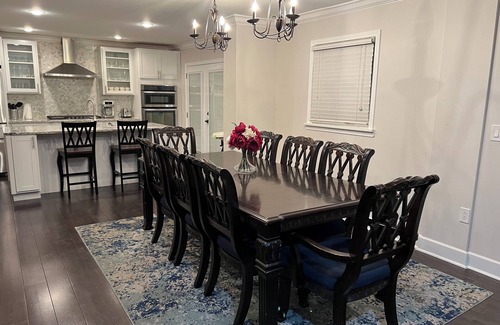Buechel House | 5-Bedroom House In A Nice Neighborhood- Close To Everything - 1 Month Minimum