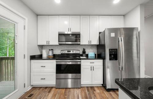 Mableton House | 5 Bedroom Mableton Hills Estate