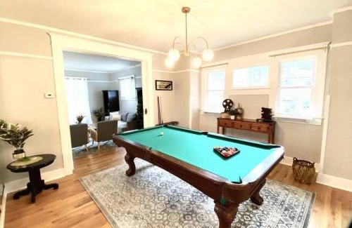 Albany House | 5 Bedroom Pet Friendly Historic Monteith Escape PNW & AC
