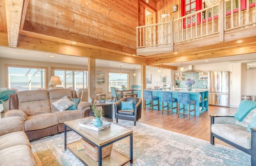 Waldport House | 5 Bedroom Suites, Hot Tub, Gazebo + Stunning Views of Ocean, Bridge, Alsea Bay!