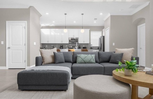 Downtown House | 5 Bedrooms/5 Bathrooms/Champions Gate (571 SB)