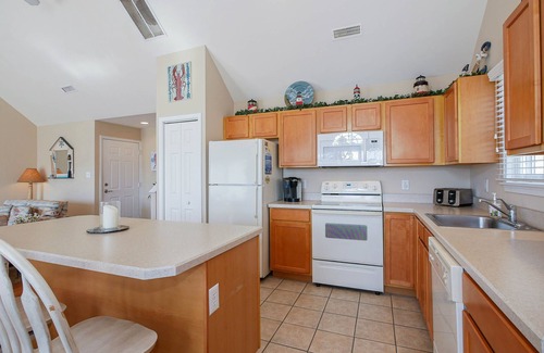 North End House | 5⭐️ “BEST TIME OF the YEAR AVAILABLE!” OCT 26-NOV 24! 1 BLOCK TO BEACH! GOLDCST