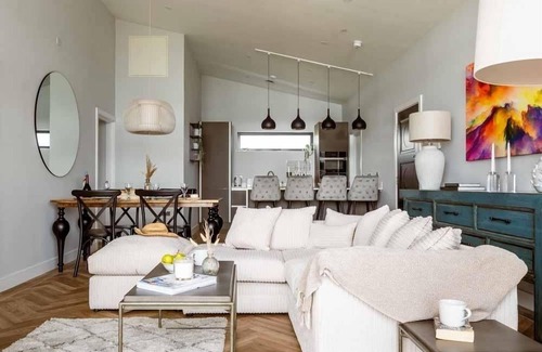 Bude Apartment | 5 Bol-Y-Maer - a two bedroom apartment with communal swimming pool