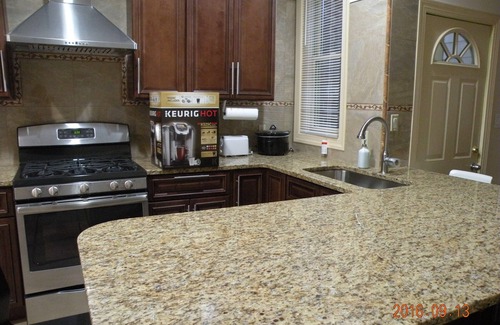Capitol Hill House | 5 BR 4 BA New House- 1 Block to Library of Congress -Free Parking Permit