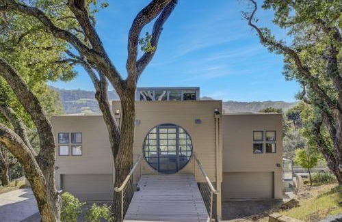 Orinda House | 5 Br Sleeps 8 Hot tub Dog Friendly Stunning Views