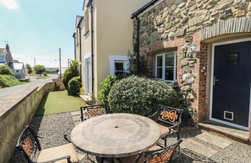 Haverfordwest House | 5 Cart-Tws Bach