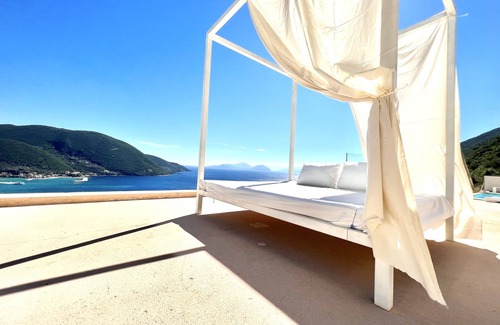 Vassiliki Villa | 5* Get a 10%-25% discount ,Independent Villa With Private Pool