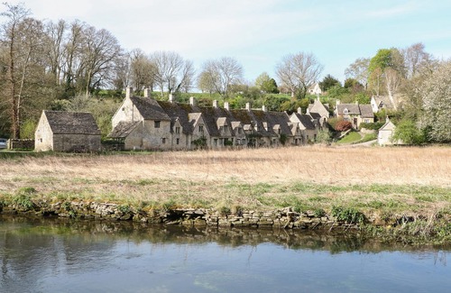 Bibury Apartment | 5 JUBILEE COURT in Bibury