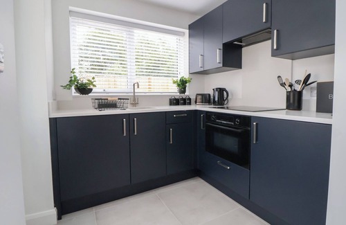 Flint Cottage | 5 MARSH LANE, pet friendly, with open fire in Flint