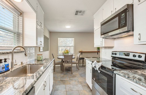 Haltom City House | 5 Mi to Fort Worth Stockyards: Home w/Yard!