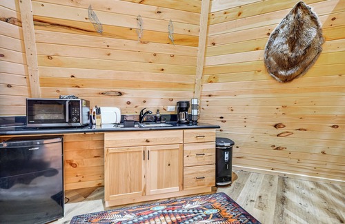 Mammoth Cave Apartment | 5 Mi to Mammoth Cave NP: Teepee Studio Escape