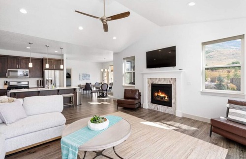 Wolf Creek House | 5 mi to Powder MNT-18 Mi to Snow Basin! Hot Tub! Arcade Games & Foosball!