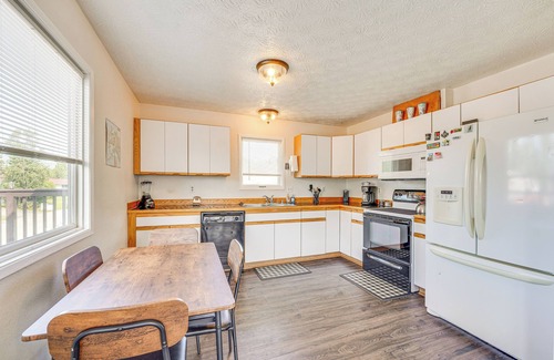 Northeast Anchorage Apartment | 5 Mi to State Park: Mtn-View Apt in Anchorage