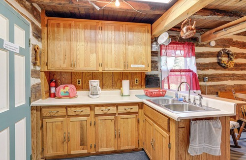 Penfield Cabin | 5 Mi to State Parks: Penfield Cabin w/Fire Pit!