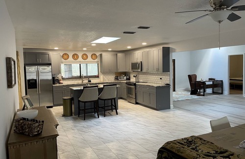 Fellowship House | 5 miles to WEC - 4 bdrms, 6 beds, Ofc area, 2.5 baths, 2800 SF Home, Sleeps 10