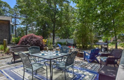 Wellfleet House | 5 Min to Beach Yard w Fire Pit