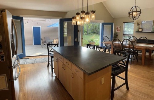 State College House | 5 Min to PSU, Pool & Patio, plenty of room for the whole fam!