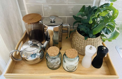 Canford Cliffs Apartment | 5 min to the beach! Outstanding location! Family friendly apartment nr Sandbanks