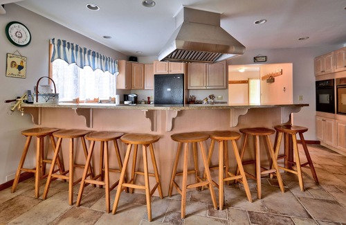 Windham House | 5 Min to Windham Mtn! Luxury Retreat w/Mountain Views! Natural Swimming Pond