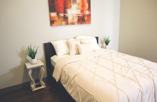 Downtown Dallas Apartment | 5 Min Walk to Dallas Convention Center