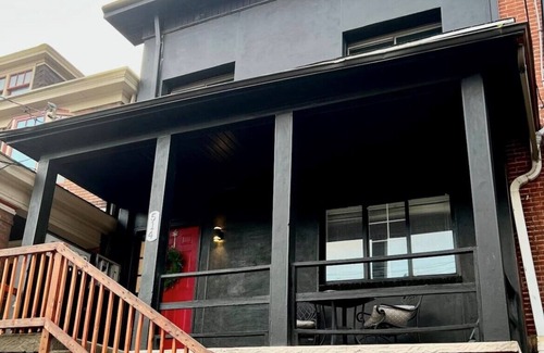 East Allegheny Apartment | 5 mins from Acrisure Stadium, PNC Park & Stage AE