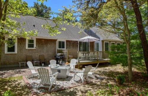 South Chatham House | 5-Mins to Forest Beach Dog Friendly