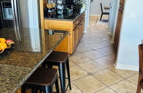 Winchester House | 5 Mins to Temecula Wine Country; resort-like pool spa with amazing sunset views!