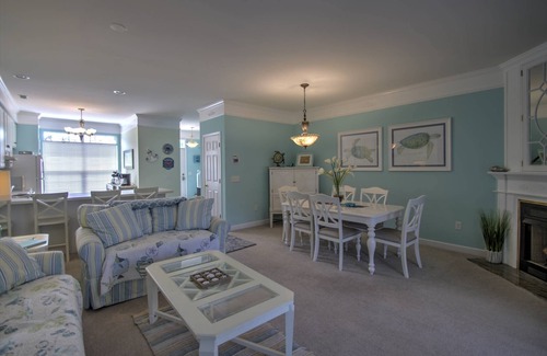 Frankford House | 5 Mins to the Beach, Pool,Tennis/Pickleball, Free Activities Inc. 18 Holes