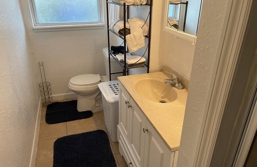 Pine Hills House | 5 Mins to the fairgrounds! 3/2 Spacious Home