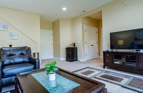 Bethany Apartment | 5 Minutes Bethany Village NW Portland One Bedroom