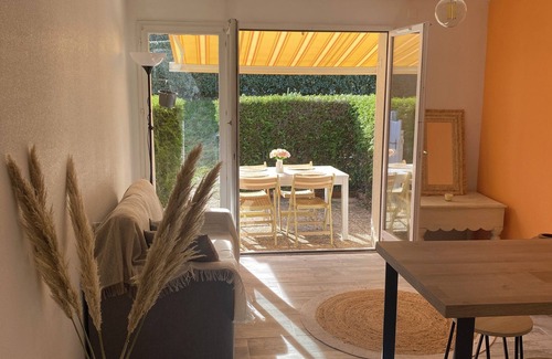 Arzon Apartment | 5 minutes from the Fogéo beach! Kerkarin: Apartment with terrace.