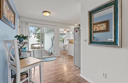 Cheney House | 5 minutes to EWU! Large home backing to scenic wheat fields!