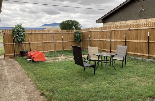 Wichita Falls Apartment | 5 minutes to MSU/SAFB/MPEC 102-A 2 Bedroom 1 Bath BED&Breakfast. Sleeps 3.