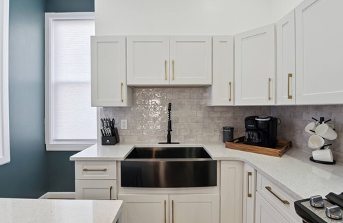 East Allegheny House | 5 minutes to Stadium/Casino/PNC. Spacious house with WiFi, Game/Movie Rooms