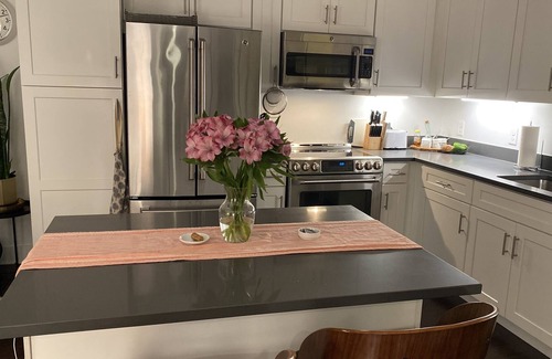 Exchange Place North Apartment | 5 minutes to the World Trade Center. Magnificent NYC views