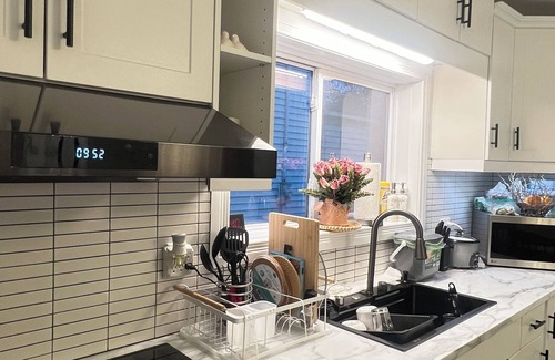 Algoma District House | 5 or 6Br/2 BathRm/kitchen Premium EXCLUSSIVE Luxury Stay