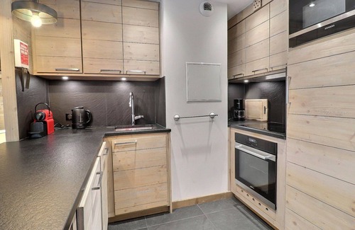 Meribel-Mottaret Apartment | 5 Room Duplex, Sleeps 10, Ski-In Ski-Out, Stunning Views