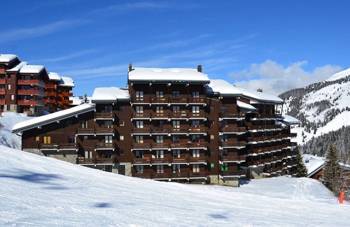 Meribel-Mottaret Apartment | 5 Room Duplex, Sleeps 10, Ski-In Ski-Out, Stunning Views