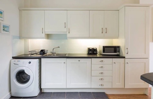 Borth-y-Gest Cottage | 5 Star Cottage, Sleeps 8, Amazing Sea & Mountain Views