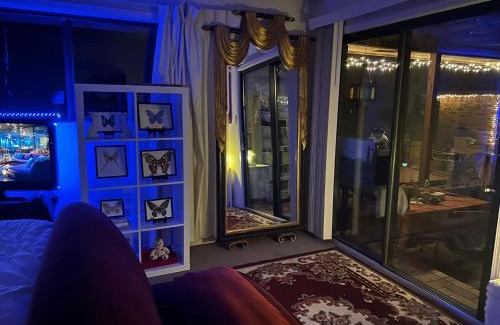 Hamilton Apartment | 5 Star ranch retreat