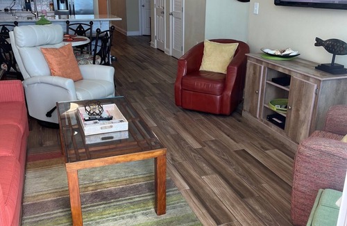 Gulf Shores Condo | 5 Star reviews, large remodeled walk-in shower, LH 1105