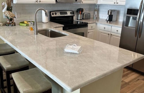 Gulf Shores Condo | 5 Star reviews, large remodeled walk-in shower, LH 1105