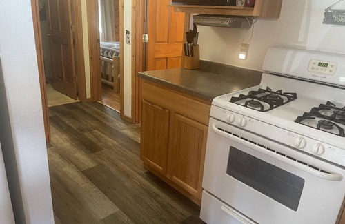 Warrens Villa | 5 Star Reviews! Very Clean!