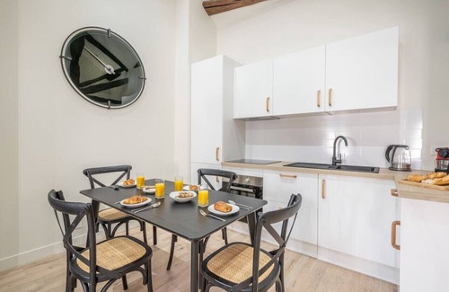 Faubourg-du-Roule Apartment | 5.two Bedrooms#champs Elysées#arc de Triomphe#ac