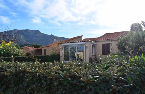 Marine de Saint Ambroggio House | 50 metres from the sea, single-storey bungalow for 4 people