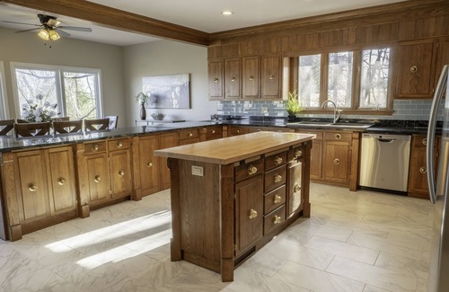 Summerlee House | 50 mile views into NR Gorge, recently renovated, 6000 sq ft