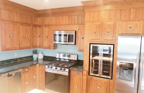 Summerlee House | 50 mile views into NR Gorge, recently renovated, 6000 sq ft