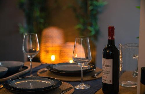 Moirans Villa | 50 Nuances d'Amour - Jacuzzi/Massage/Cinéma