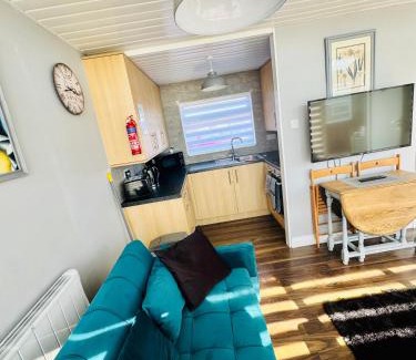 Chichester Ski Chalet | 50 Toledo, Selsey Country club